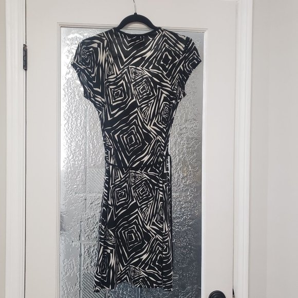 Flattering Wrap Dress - Picture 3 of 3